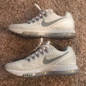 NEW nike zoom tennis shoes!